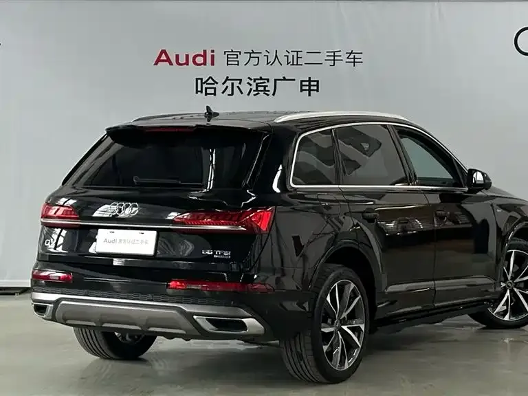 Audi Q7 2024 из CN, фото 2