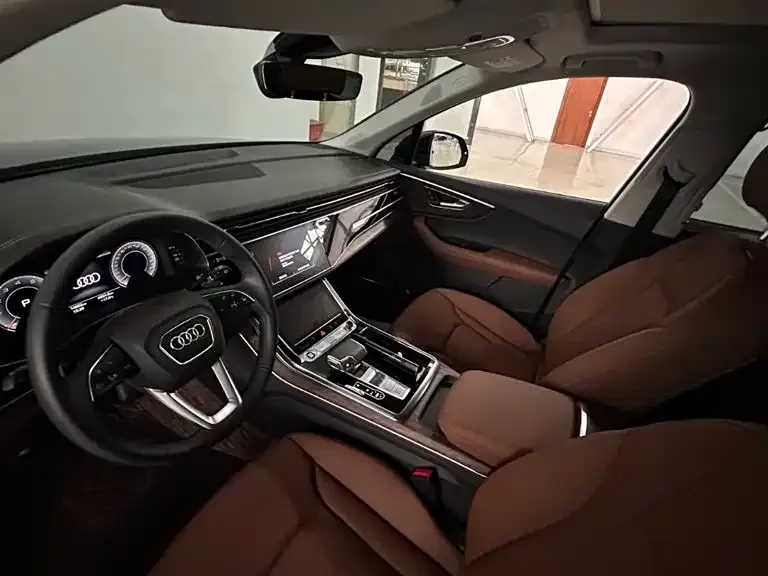 Audi Q7 2024 из CN, фото 10