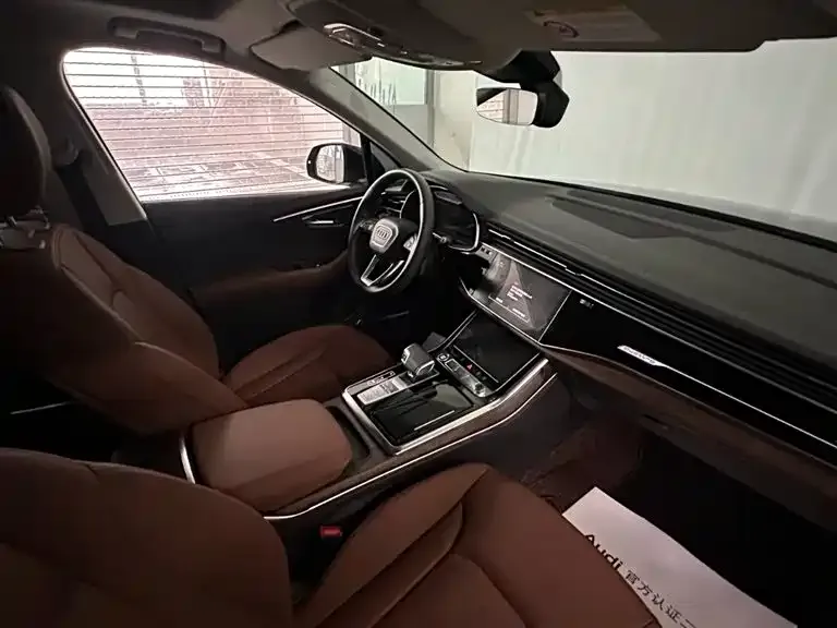 Audi Q7 2024 из CN, фото 7