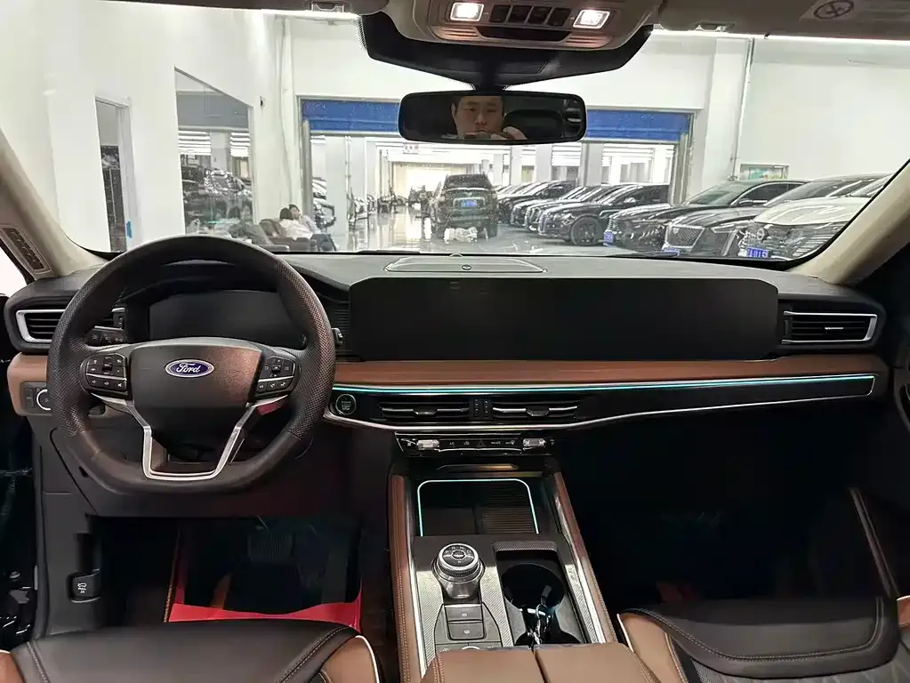 Ford Explorer 2023 из CN, фото 3