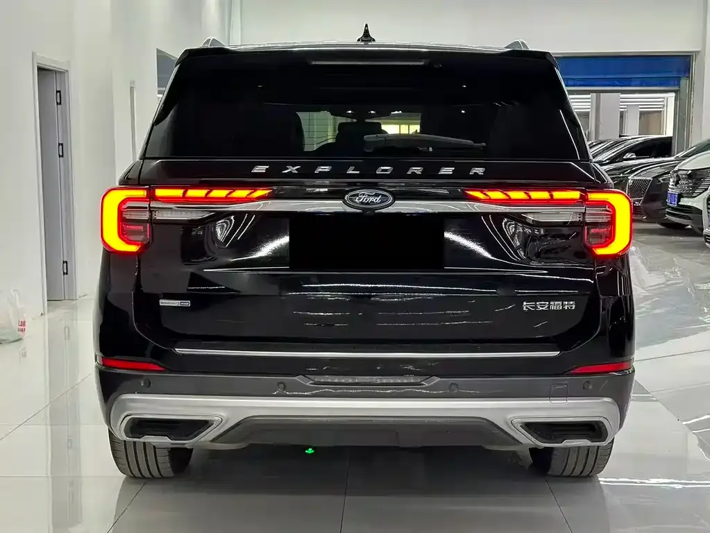 Ford Explorer 2023 из CN, фото 6