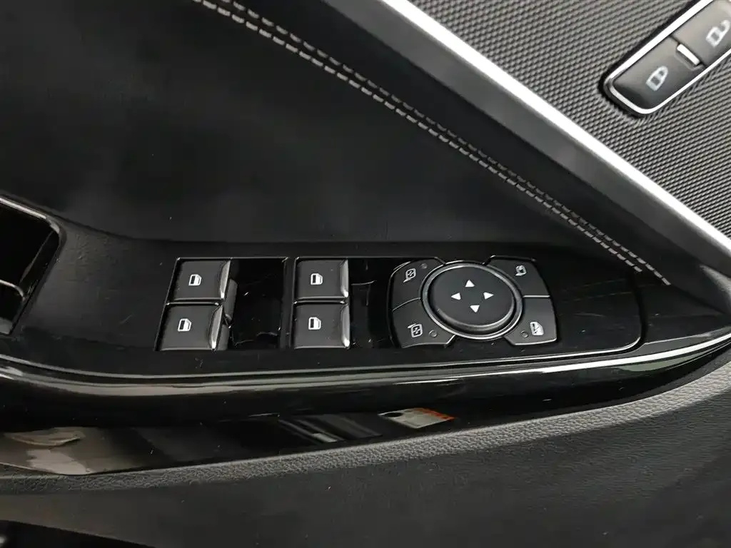 Ford Explorer 2022 из CN, фото 3