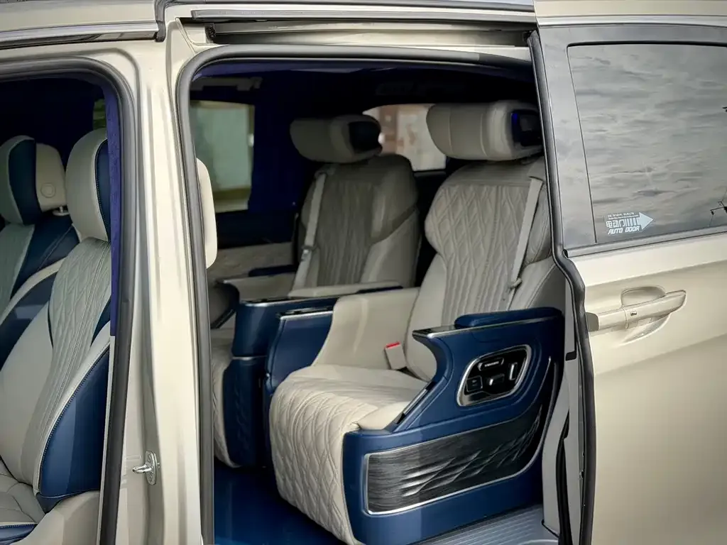 Buick GL8 2021 из CN, фото 6