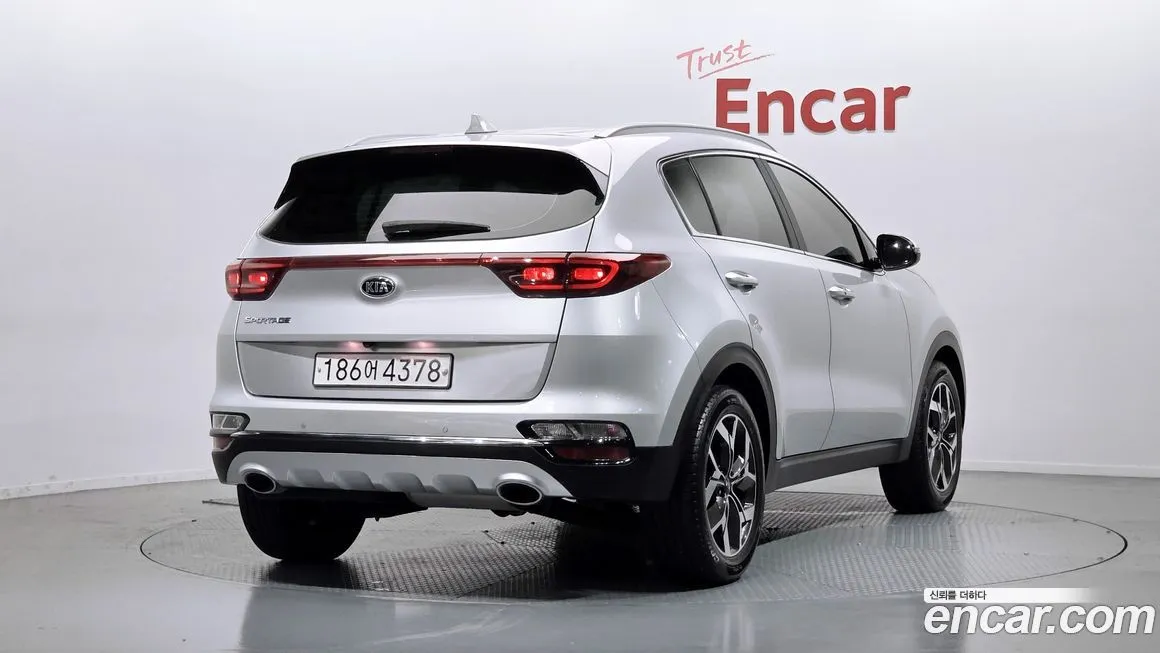 Kia Sportage — фото 8
