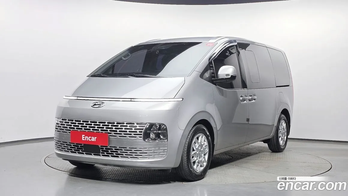 Hyundai Staria — фото 1