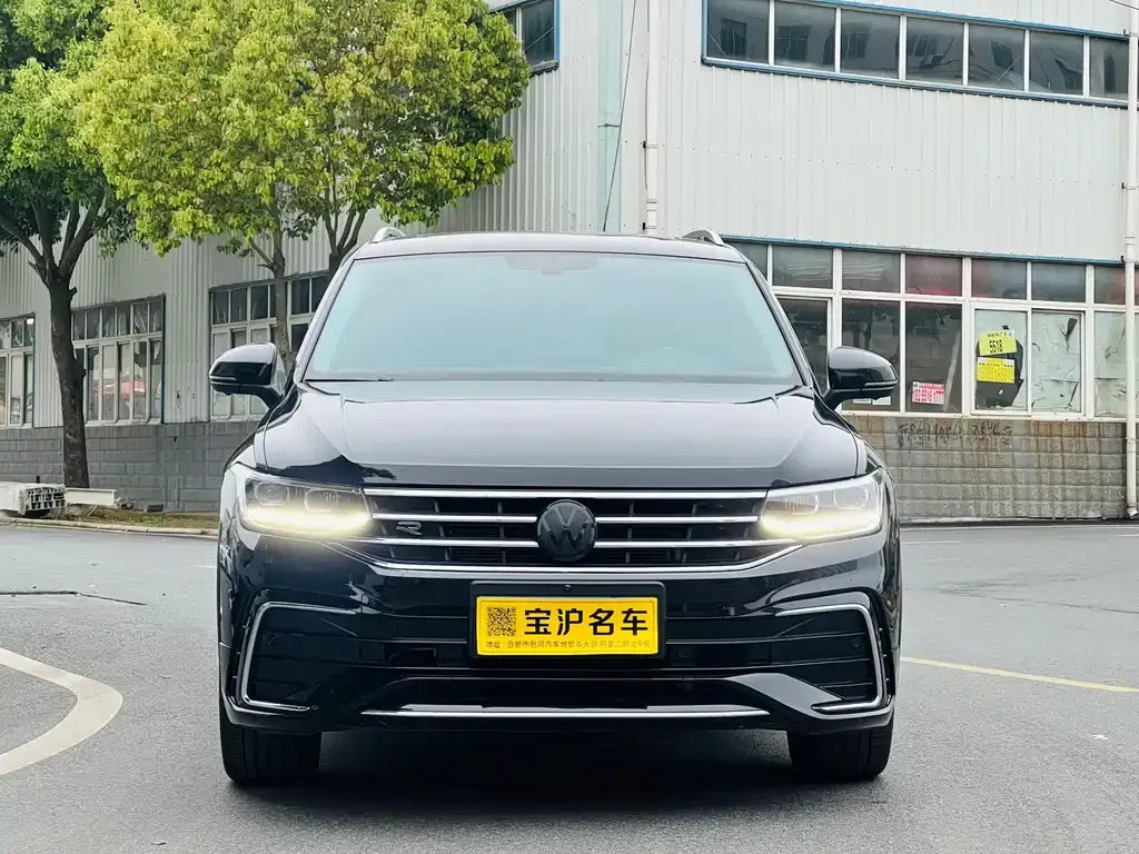 Volkswagen Tiguan L — фото 9