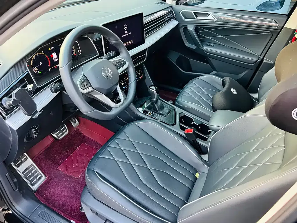 Volkswagen Tiguan L — фото 10