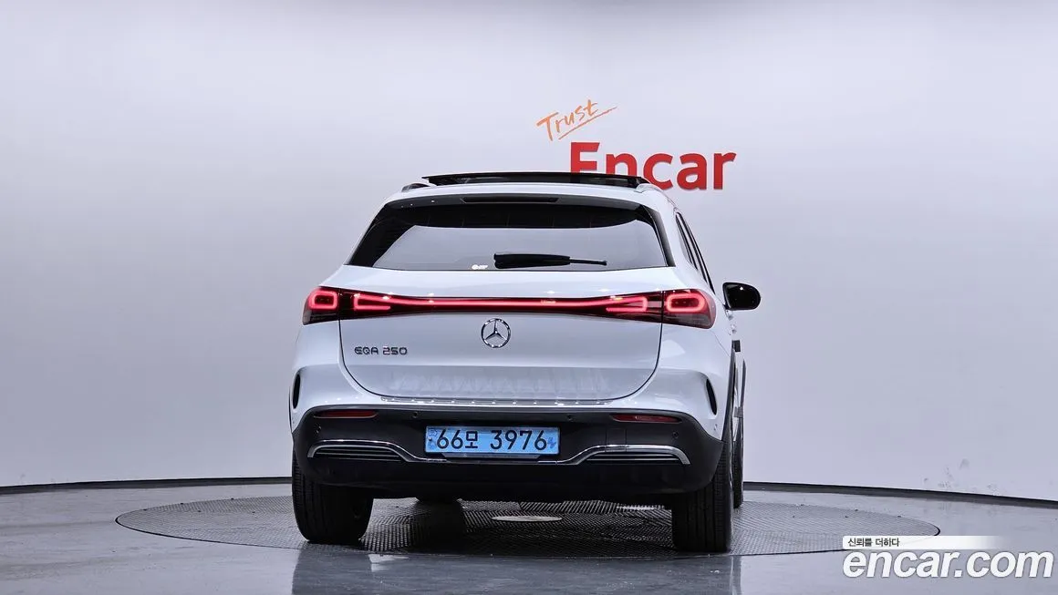 Mercedes-Benz EQA 2022 из KR, фото 2