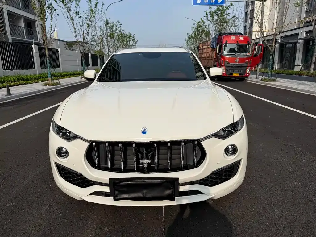 Maserati Levante 2024 из CN, фото 8