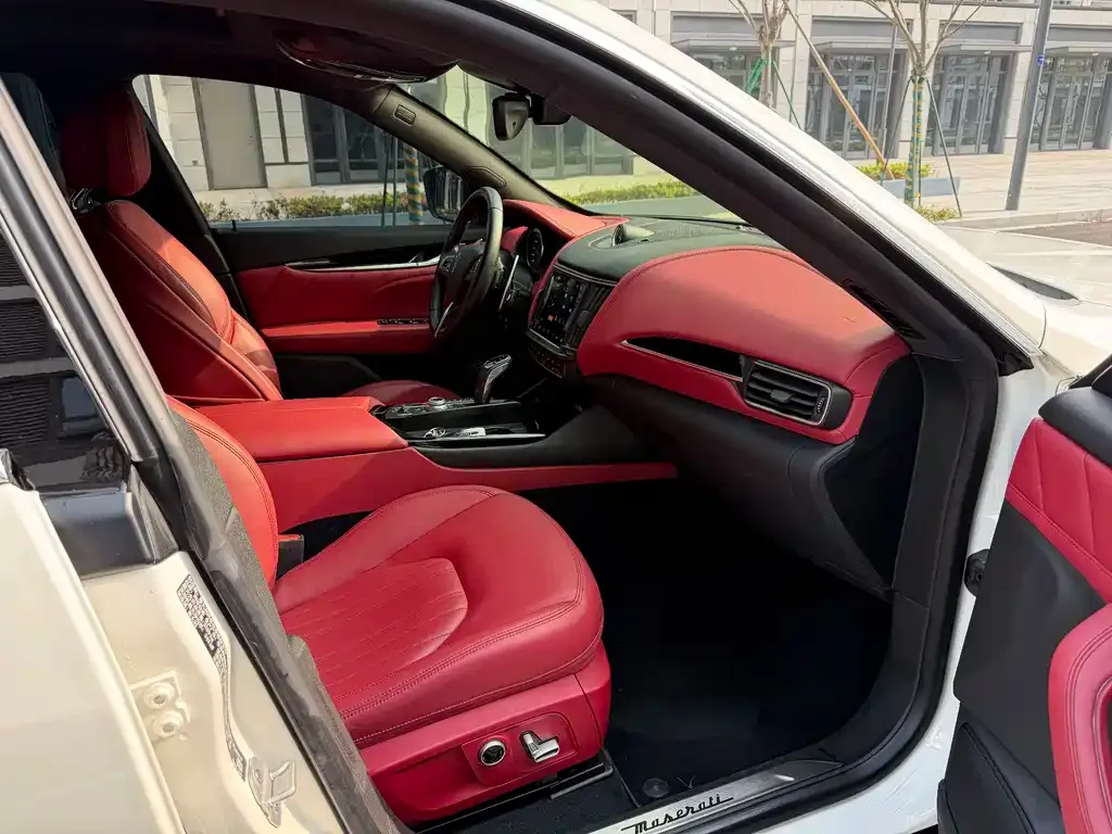 Maserati Levante 2024 из CN, фото 6