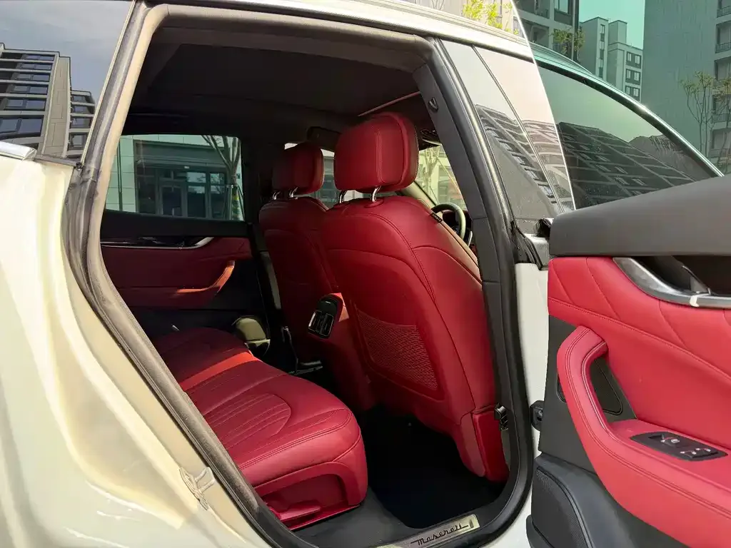Maserati Levante 2024 из CN, фото 2