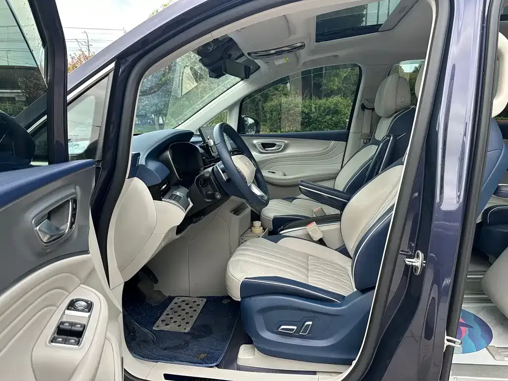 Roewe iMAX8 2022 из CN, фото 6