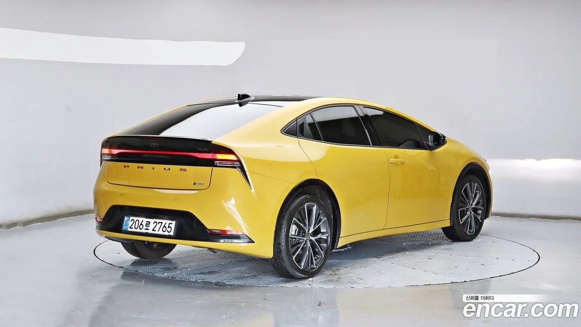 Toyota Prius 2024 из KR, фото 4