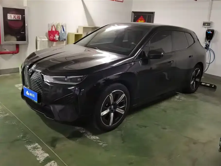 BMW iX