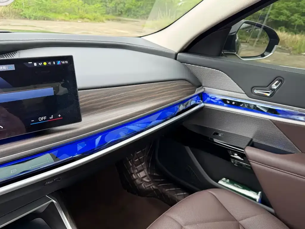 BMW 7 Series 2025 из CN, фото 3