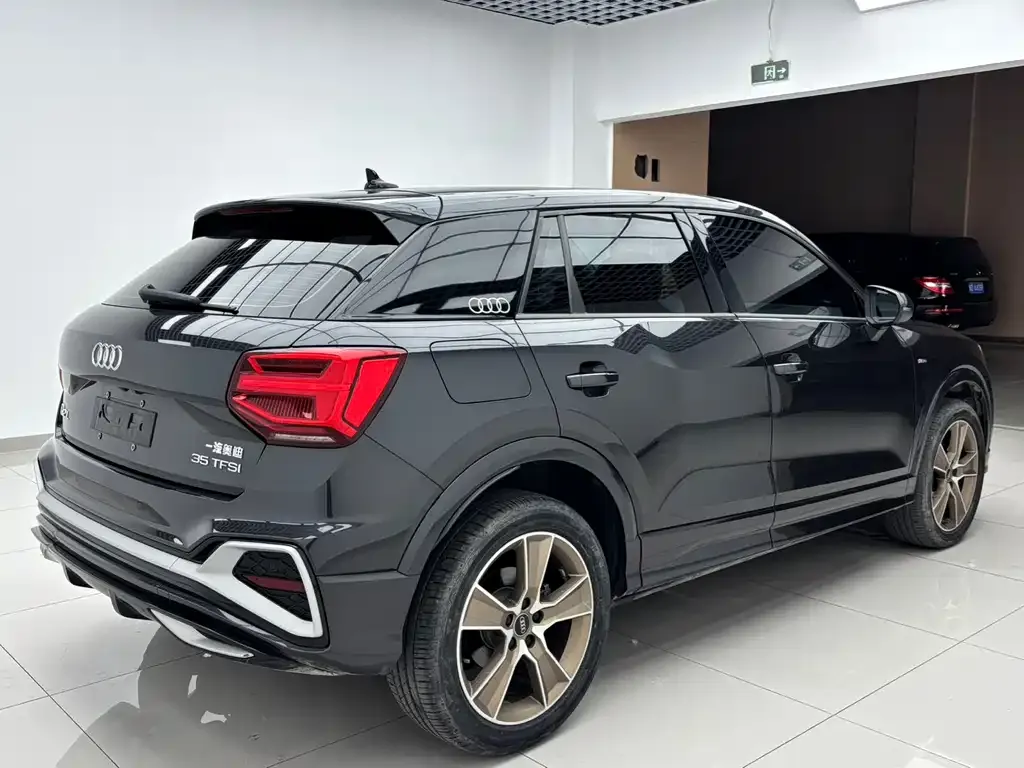 Audi Q2L 2022 из CN, фото 2