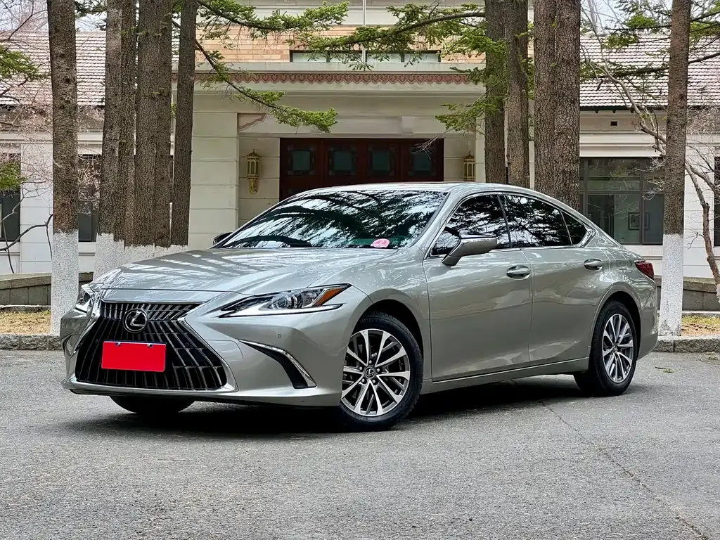 Lexus ES 2023 из CN, фото 1