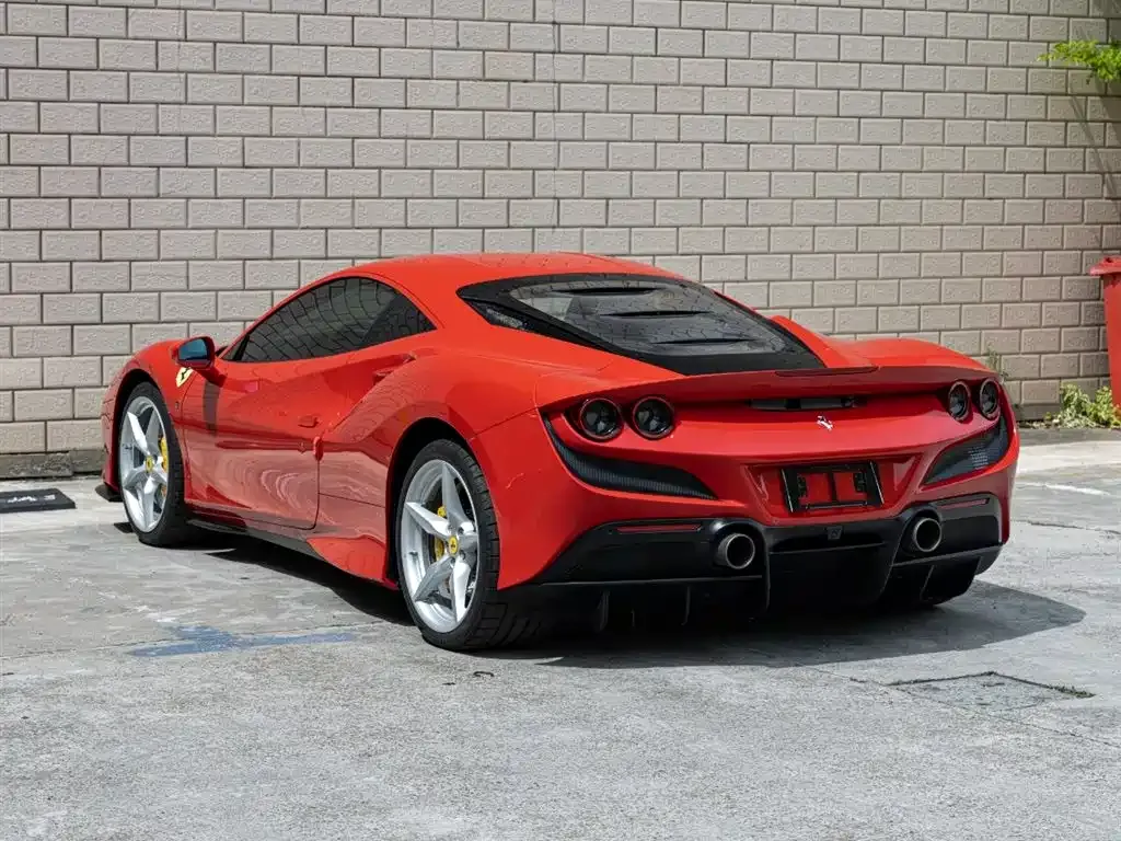 Ferrari F8 — фото 6