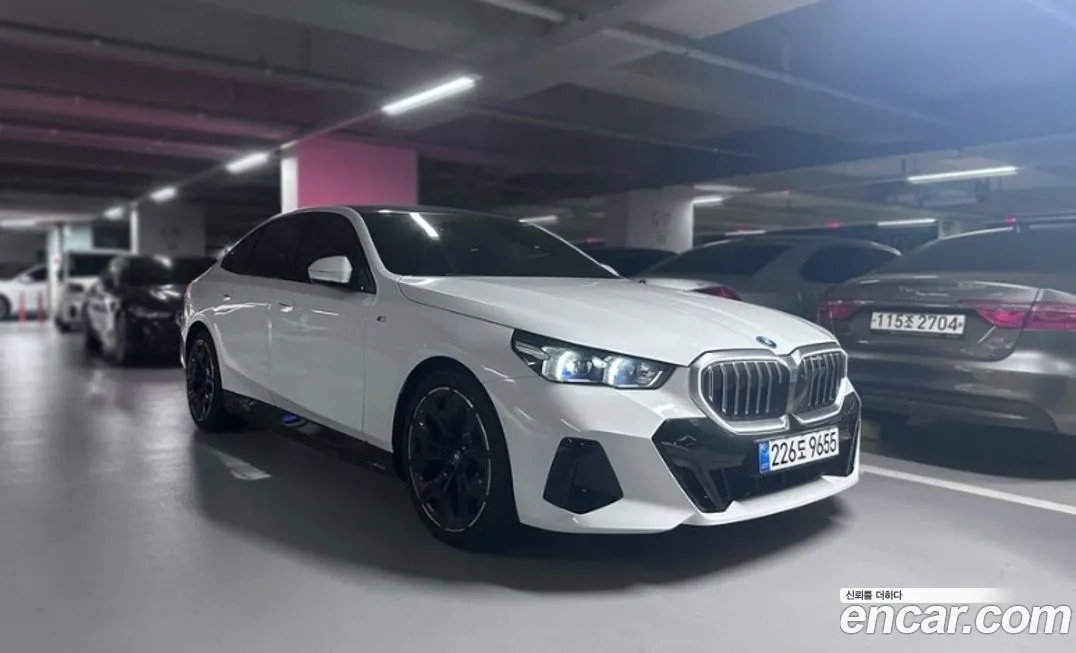 BMW 5-Series 2025 из KR, фото 2