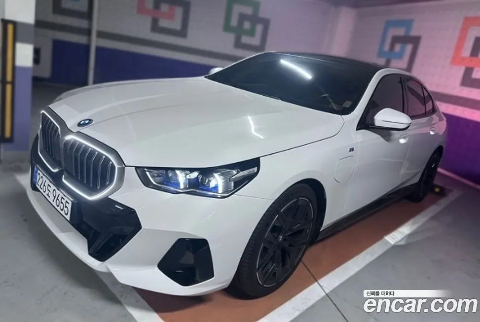 BMW 5-Series 2025 из KR, фото 3