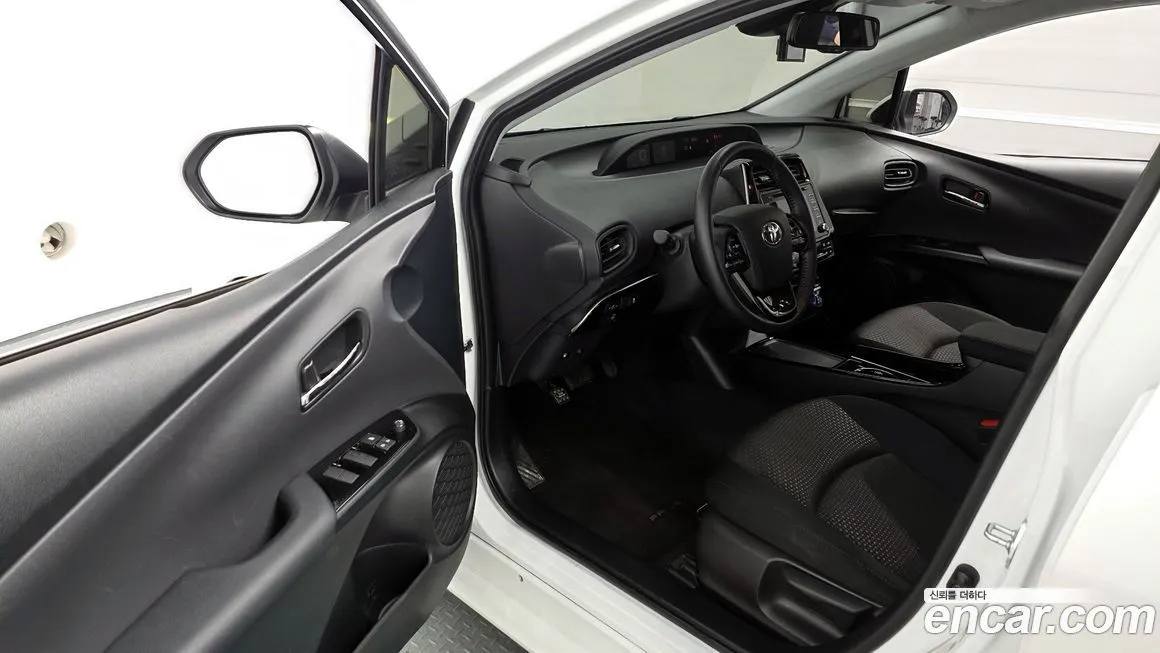 Toyota Prius 2022 из KR, фото 8
