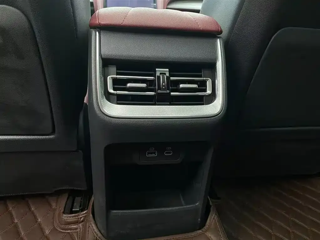 Hongqi H5 2025 из CN, фото 4