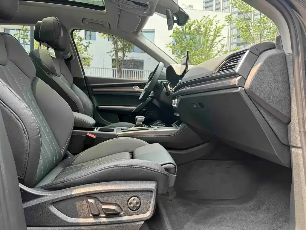 Audi Q5L 2022 из CN, фото 8