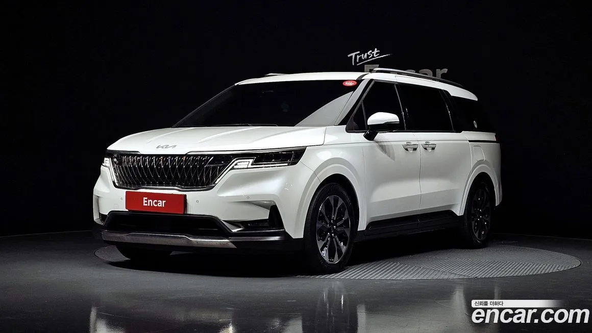 Kia Carnival — фото 1