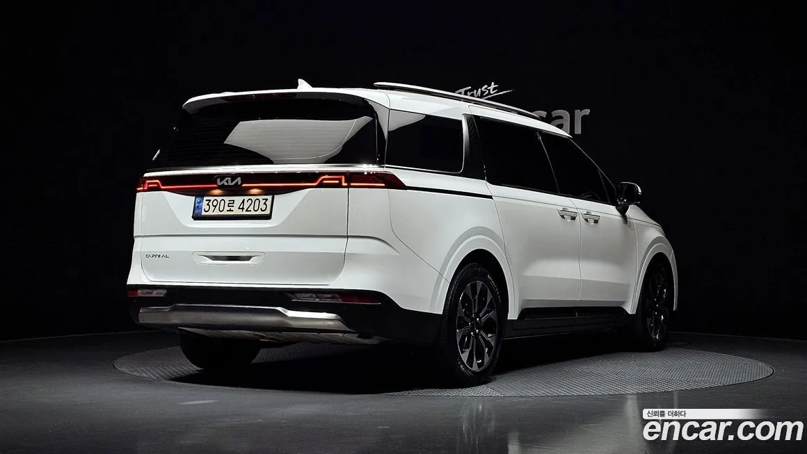 Kia Carnival — фото 4