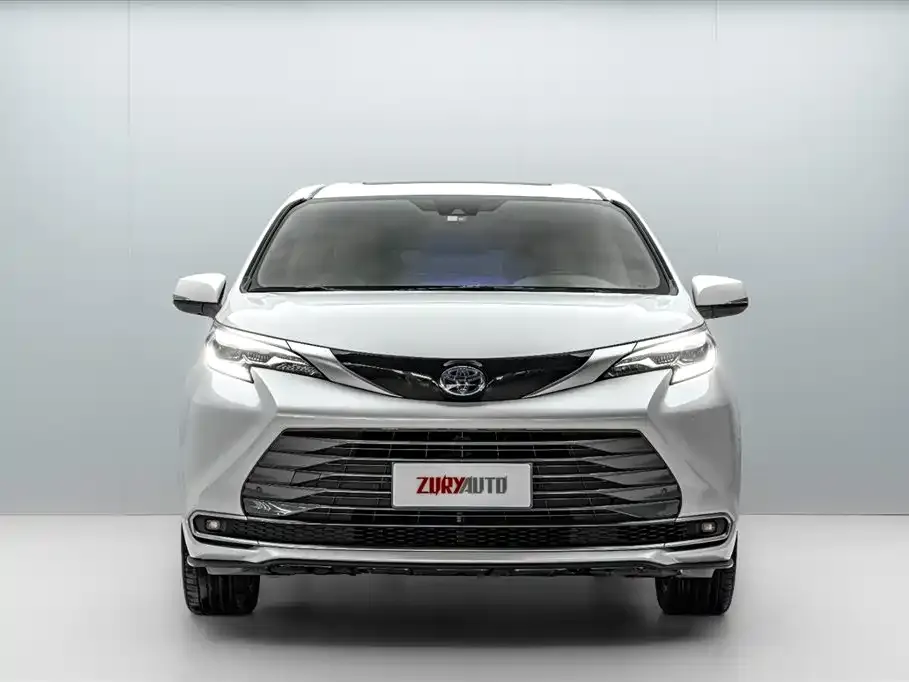 Toyota Sienna 2022 из CN, фото 2