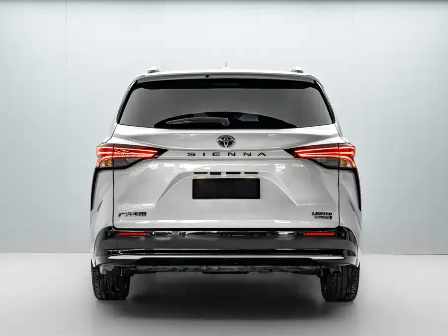 Toyota Sienna 2022 из CN, фото 3