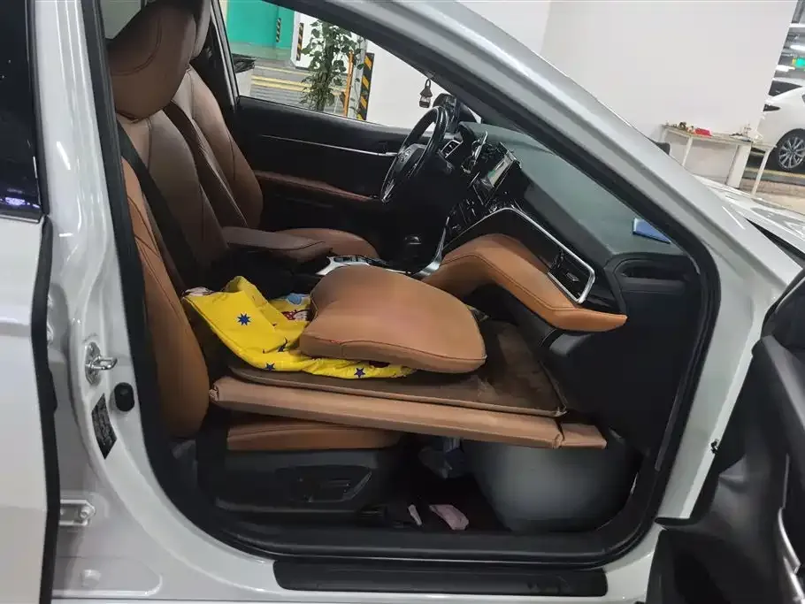 Toyota Camry 2022 из CN, фото 5