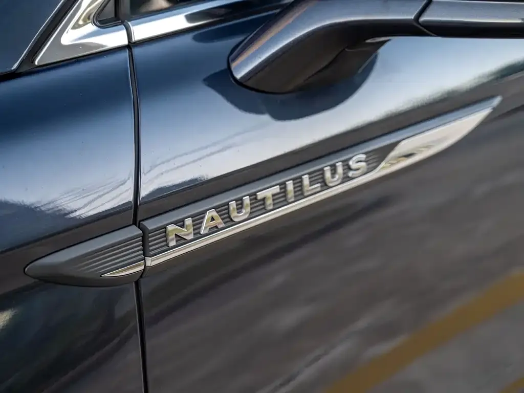 Lincoln Nautilus 2021 из CN, фото 2