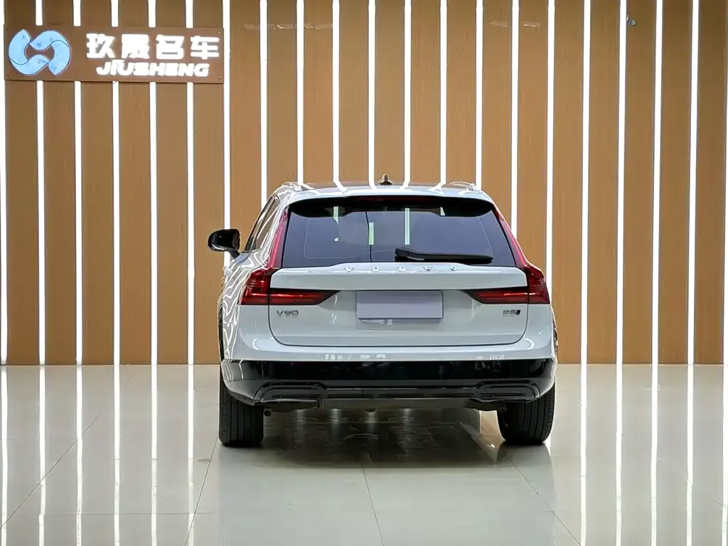 Volvo V90 2021 из CN, фото 2