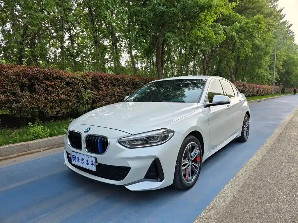 BMW 1 Series 2022 из CN, фото 1