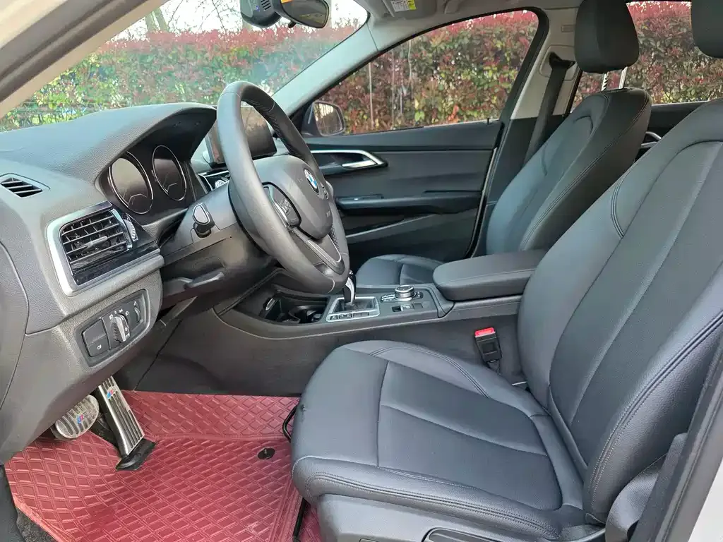BMW 1 Series 2022 из CN, фото 3