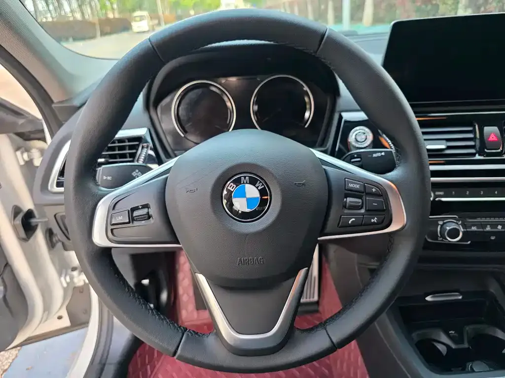 BMW 1 Series 2022 из CN, фото 2