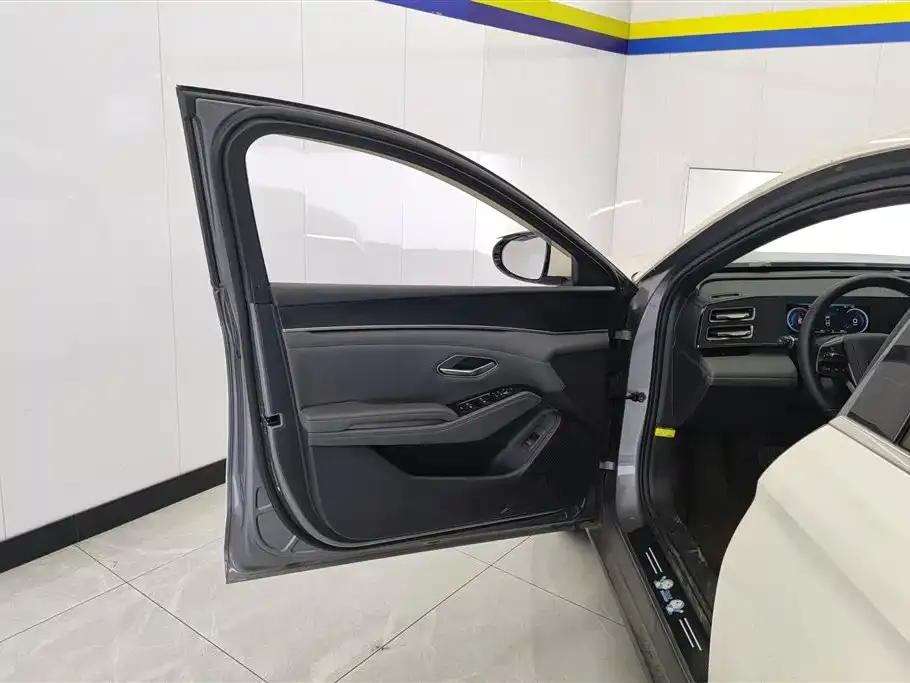 BYD Qin L 2024 из CN, фото 5