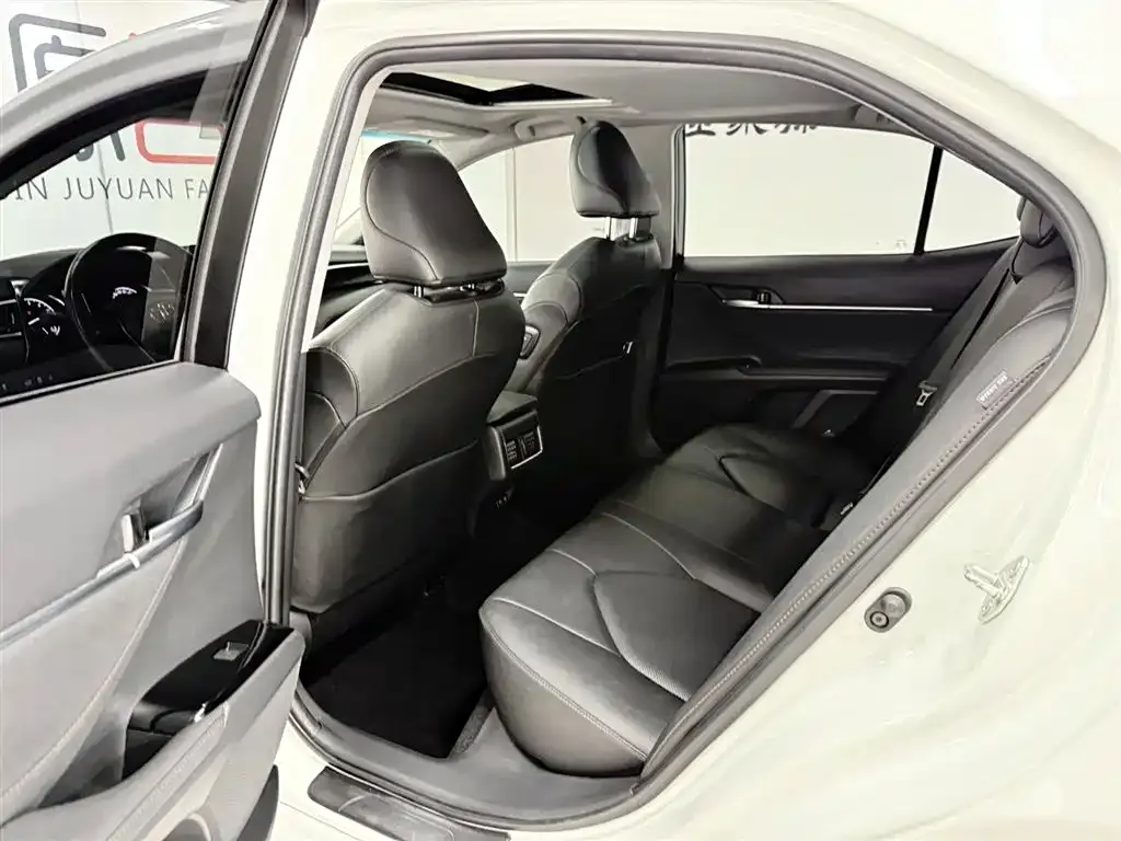 Toyota Camry 2022 из CN, фото 10
