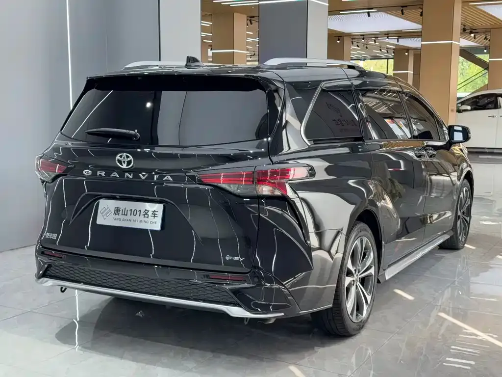 Toyota Granvia 2025 из CN, фото 10