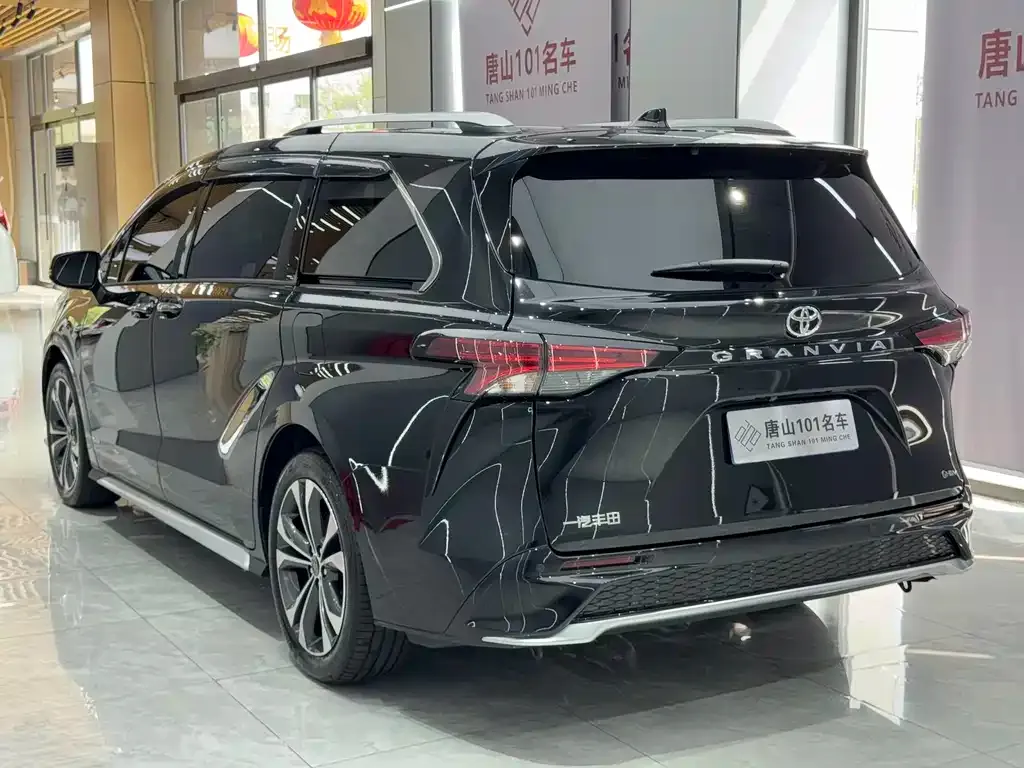 Toyota Granvia 2025 из CN, фото 7