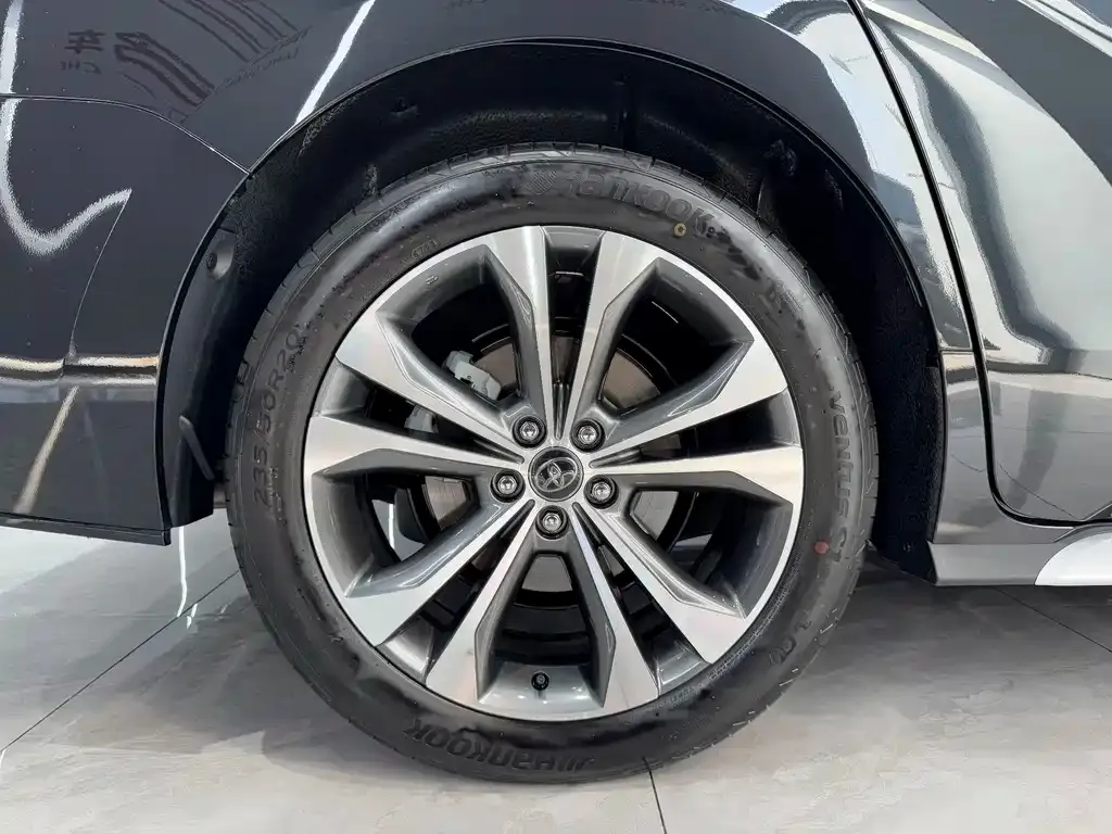 Toyota Granvia 2025 из CN, фото 3