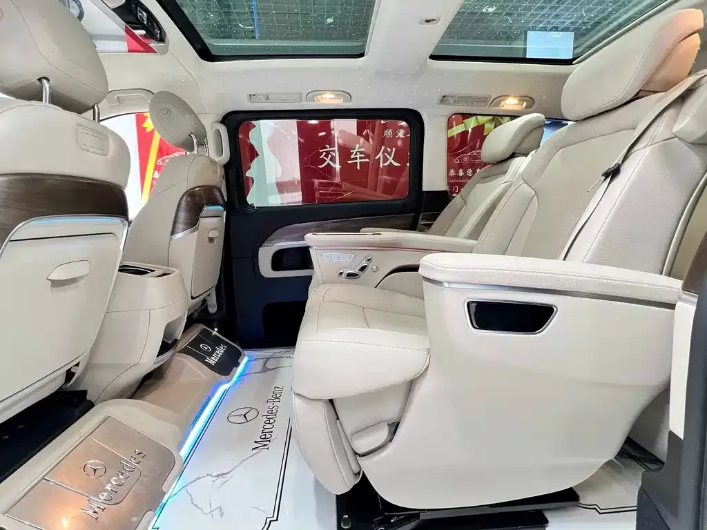 Mercedes-Benz V-Class 2022 из CN, фото 3