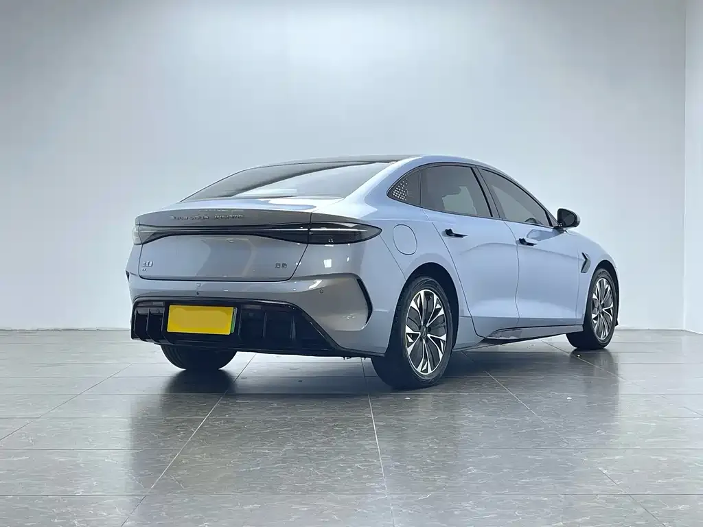 BYD Seal — фото 10