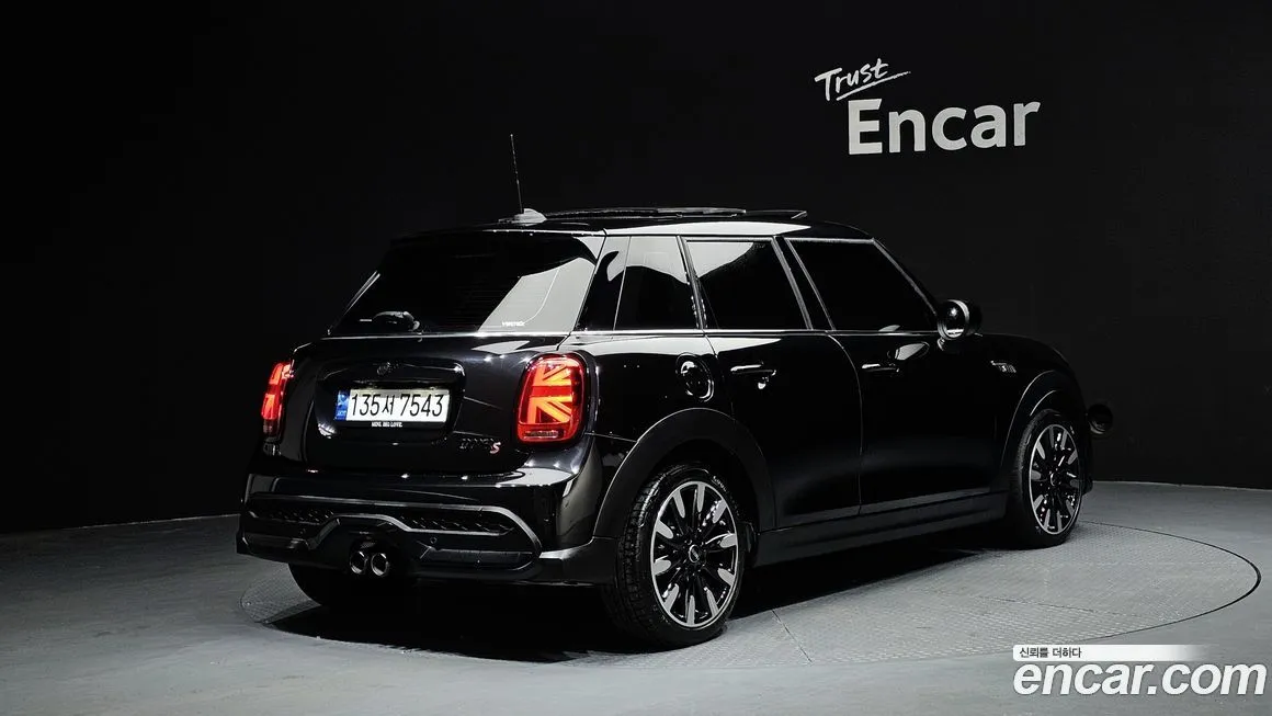 Mini Cooper 2023 из KR, фото 2