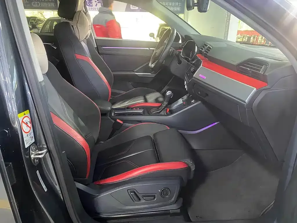 Audi Q3 Sportback 2023 из CN, фото 2