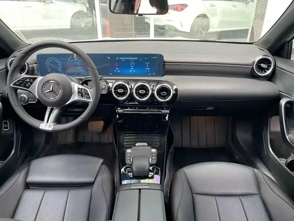 Mercedes-Benz A-Class 2024 из CN, фото 7