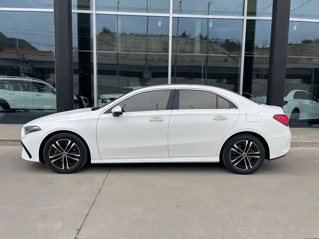 Mercedes-Benz A-Class 2024 из CN, фото 6