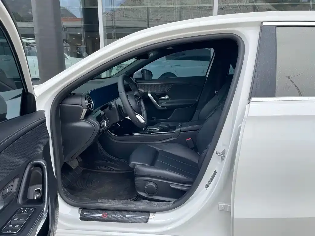 Mercedes-Benz A-Class 2024 из CN, фото 2