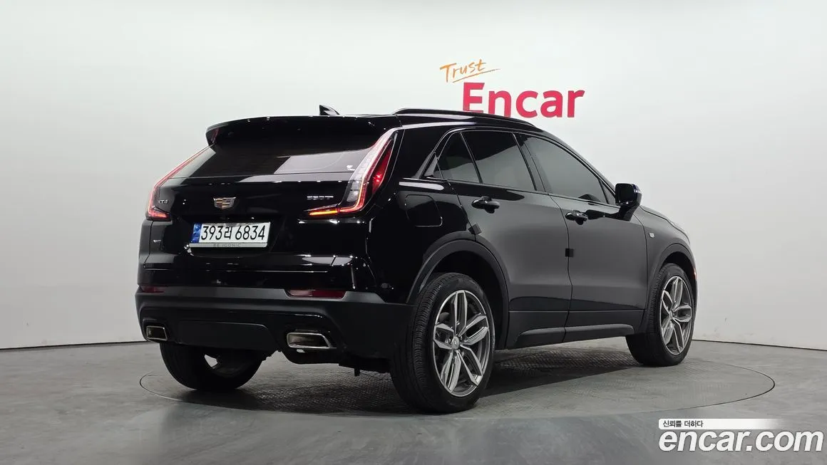 Cadillac XT4 2023 из KR, фото 3